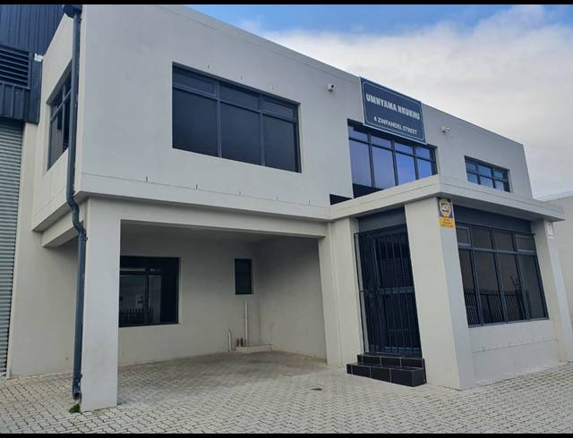 1,320M² FACTORY RENTED IN SAXENBURG PARK 2